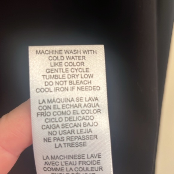 Collared black blouse - Picture 6 of 6